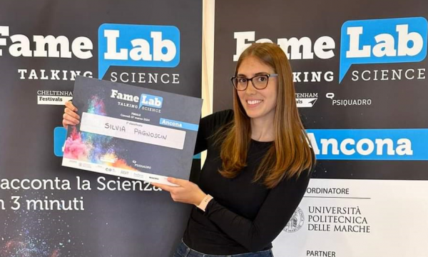 Silvia Pagnoscin,  dottoranda di Fisica e Astrofisica, ha vinto le selezioni di FameLab Italia, una competizione internazionale per giovani ricercatori scientifici con il talento della comunicazione. e parteciperà alla finale.